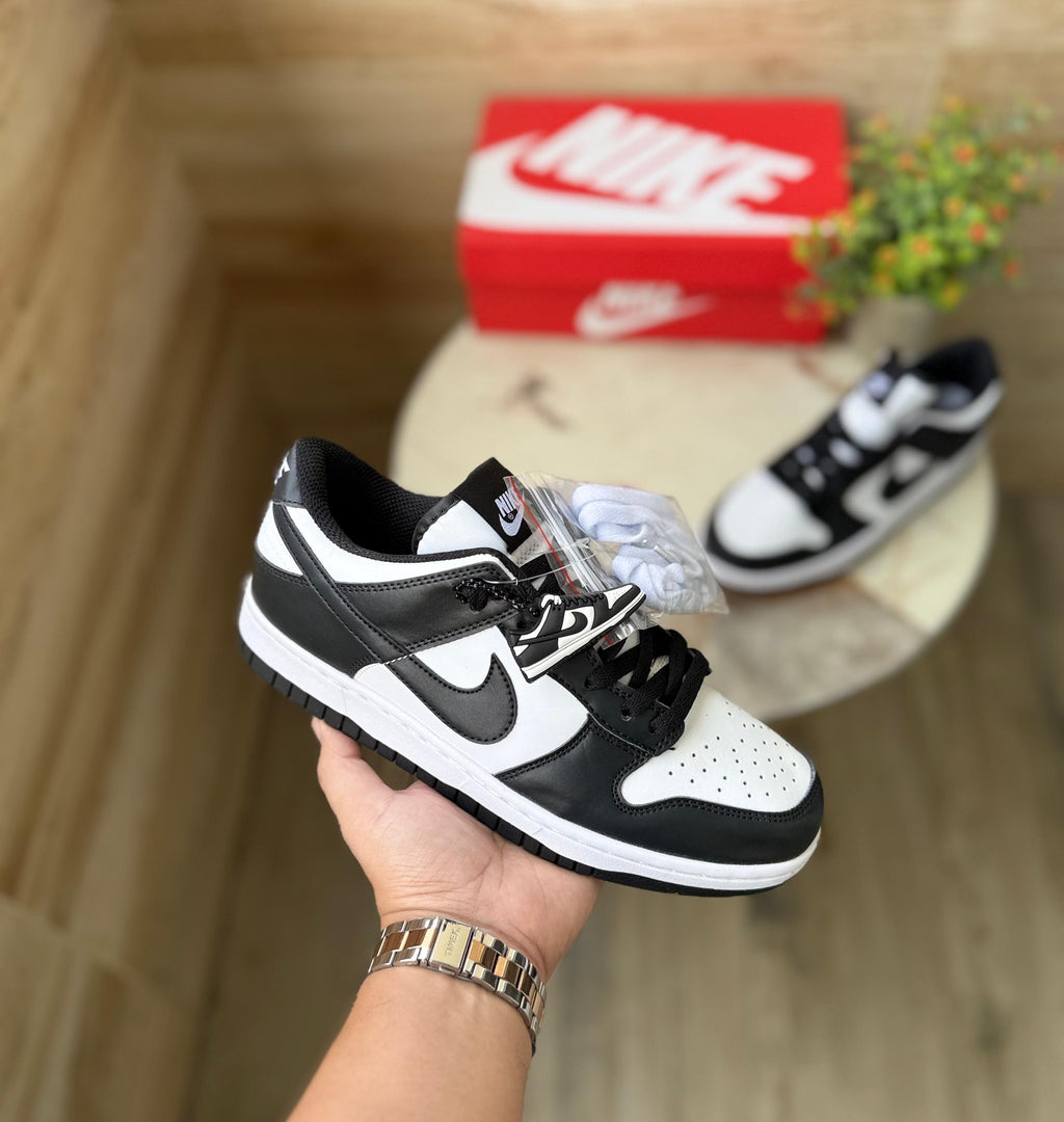 NIKE SB  DUNK PANDA LOW