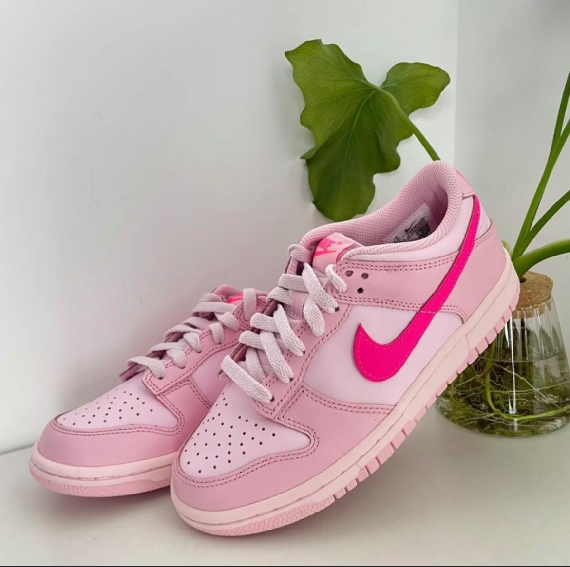 NIKE DUNK LOW TRIPPLE PINK