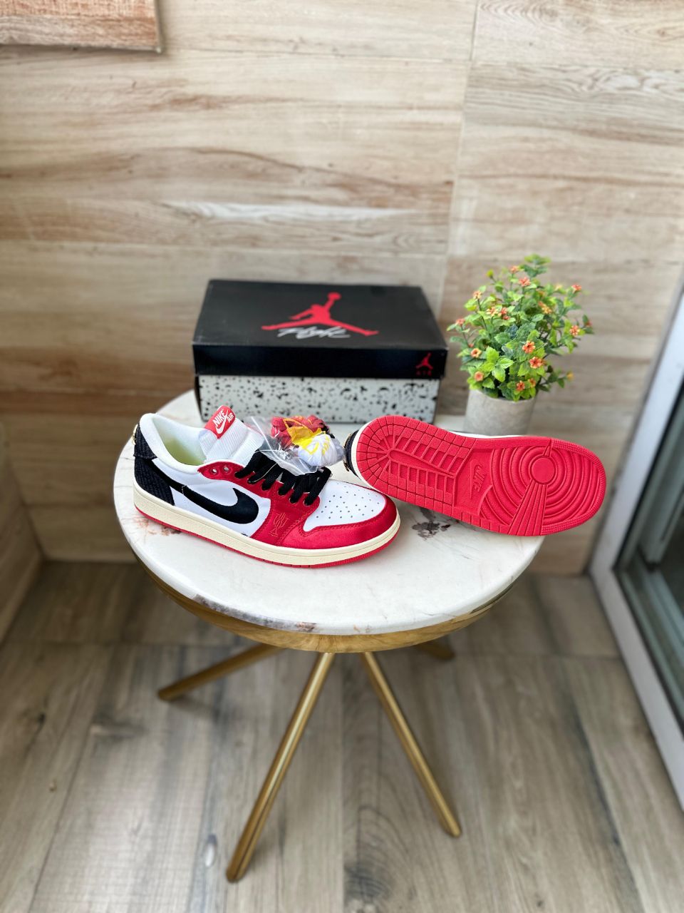 NIKE AIR JORDAN LOW X TROPHY ROOM SAIL AND VARSITY
