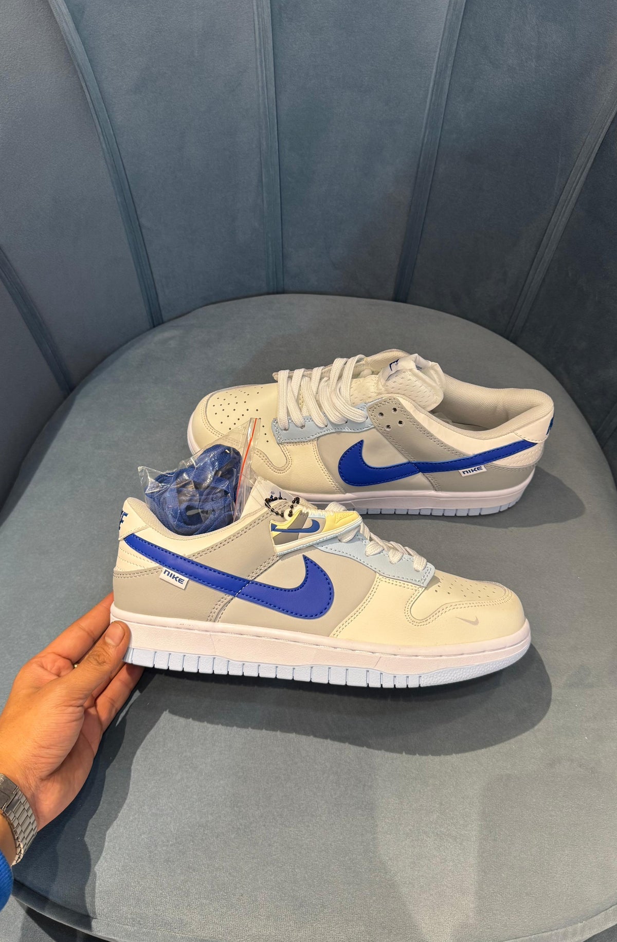 NIKE SB DUNK IVORY HYPER ROYAL
