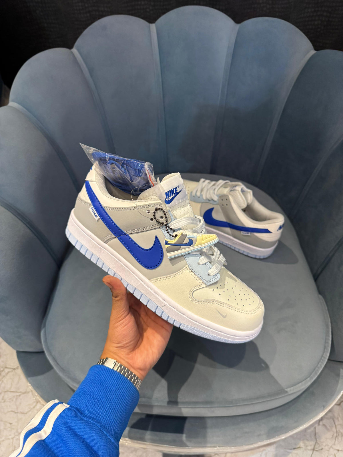 NIKE SB DUNK IVORY HYPER ROYAL