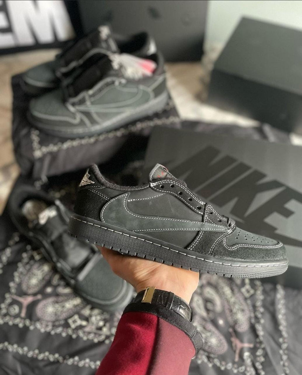 JORDAN 1 LOW X TRAVIS SCOTT  BLACK PHANTOM U.A