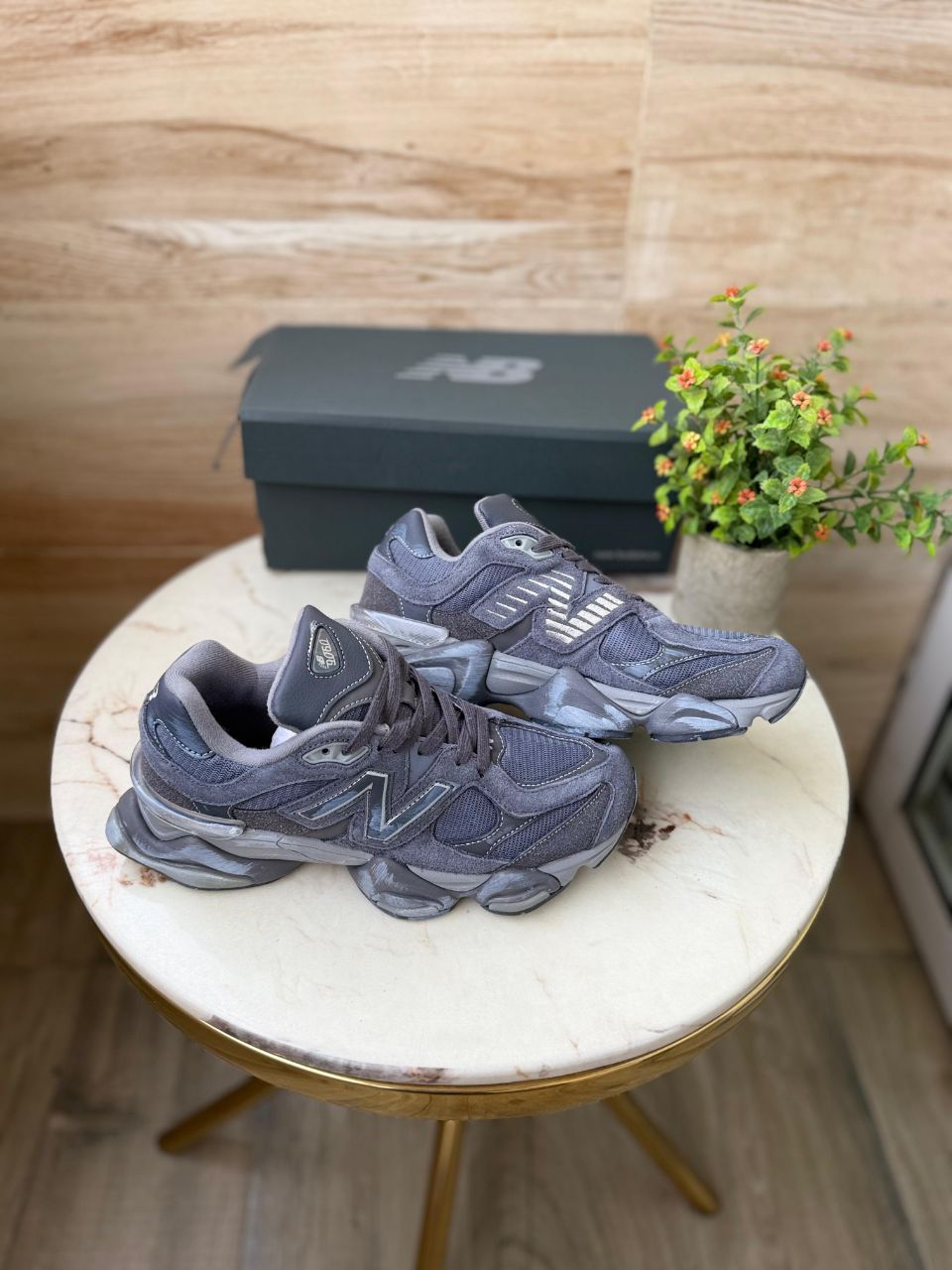 NEW BALANCE 9060 MAGNET