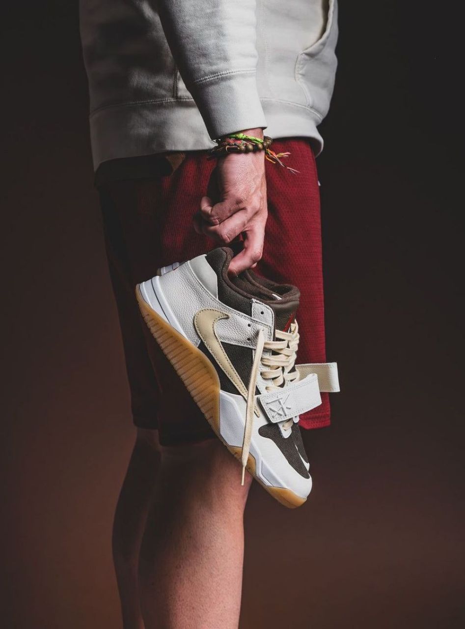 AIR JORDAN JUMPMAN JACK TR TRAVIS SCOTT SAIL U.A