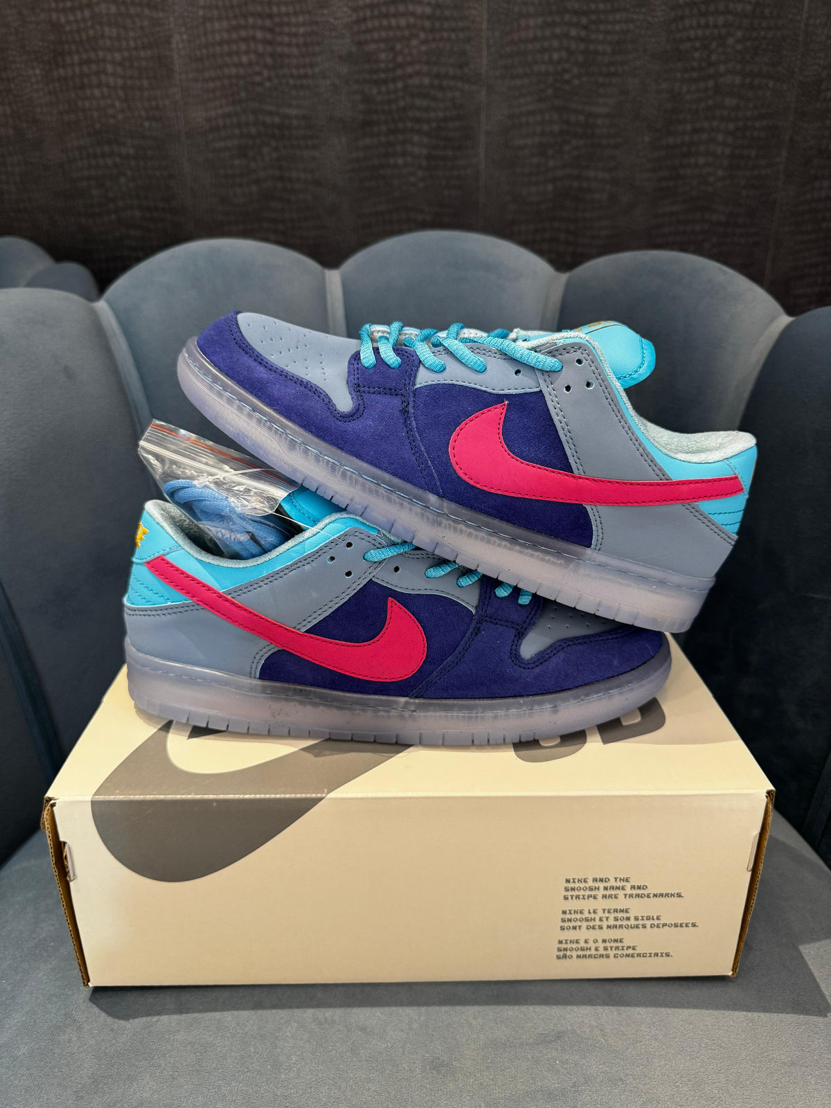 NIKE SB DUNK X RUN THE JEWELS