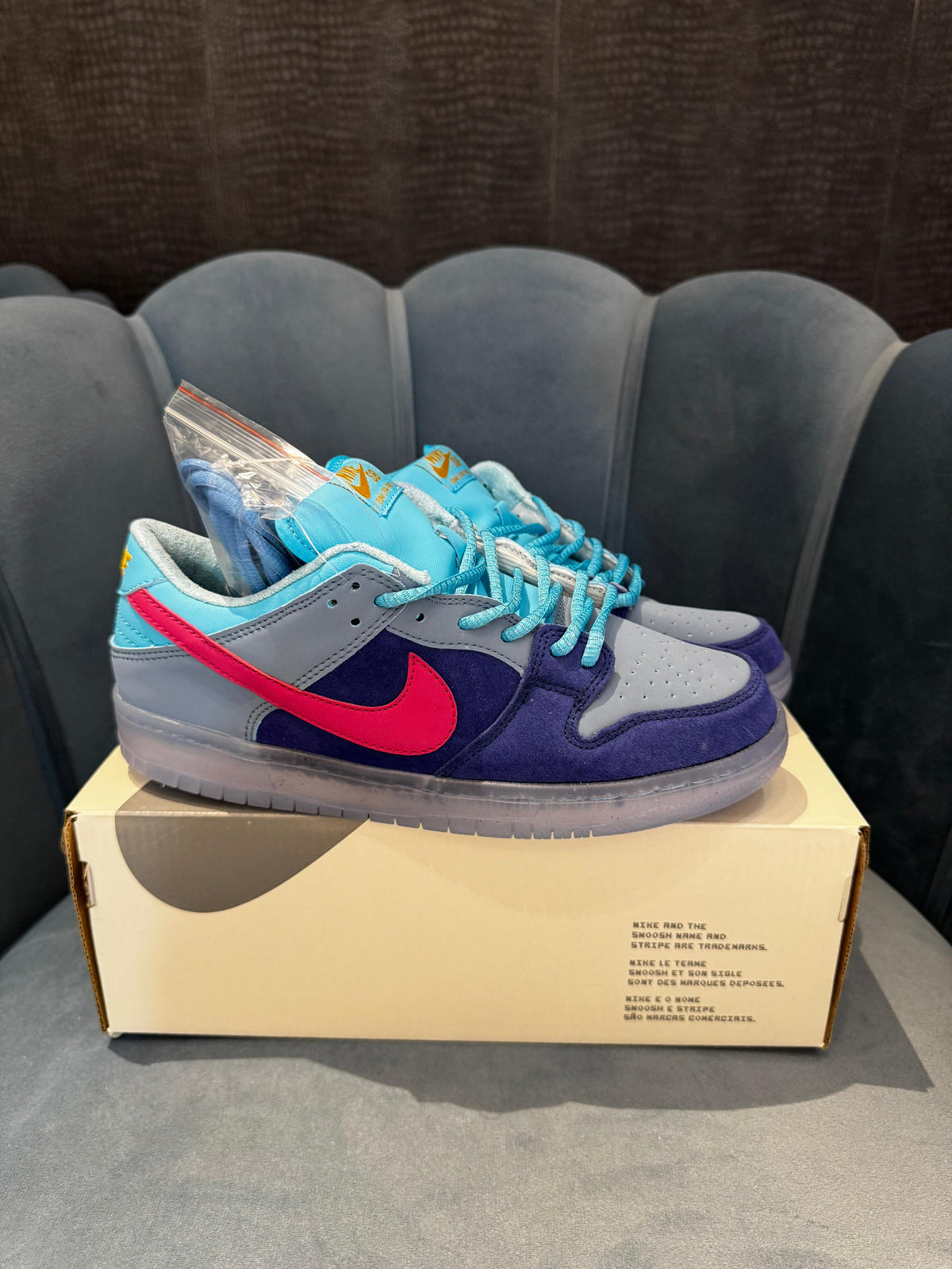 NIKE SB DUNK X RUN THE JEWELS
