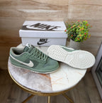 NIKE SB DUNK OIL GREEN AURA