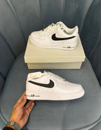 NIKE AIRFORCE 07 BLACK SWOOSH