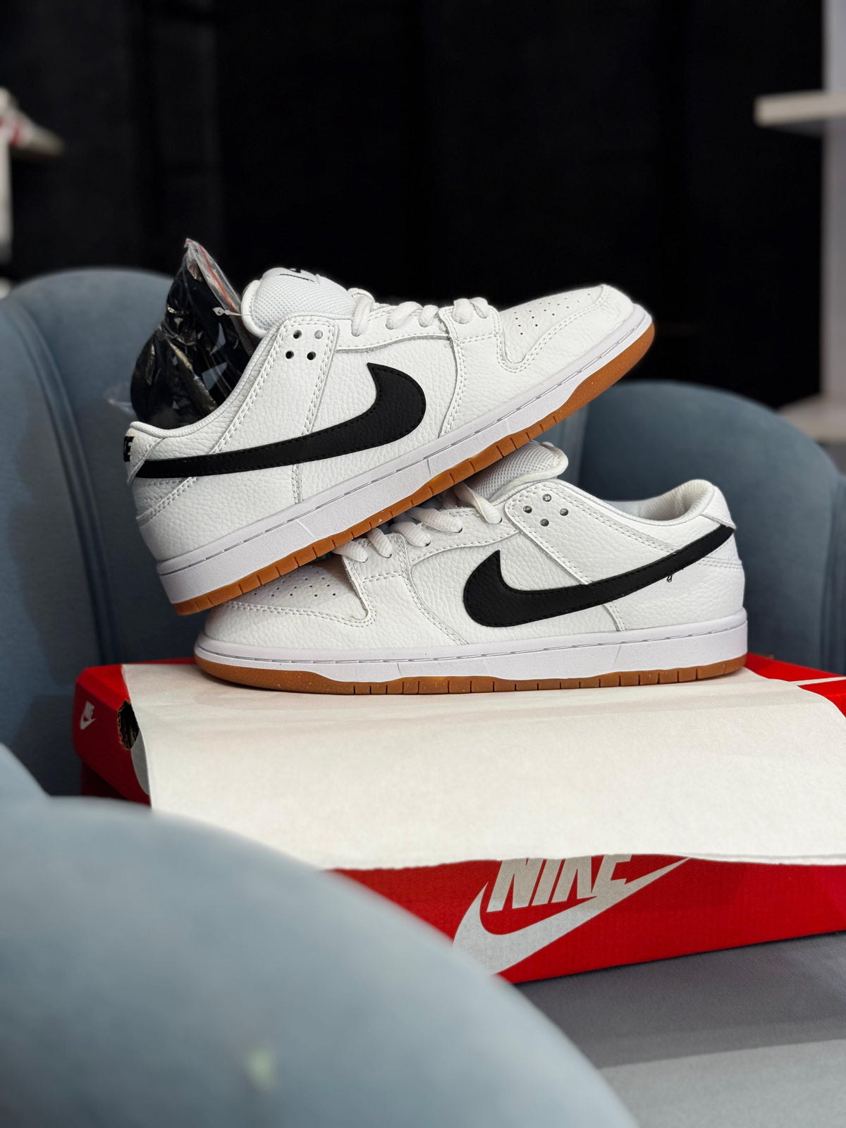NIKE SB DUNK LOW WHITE GUM