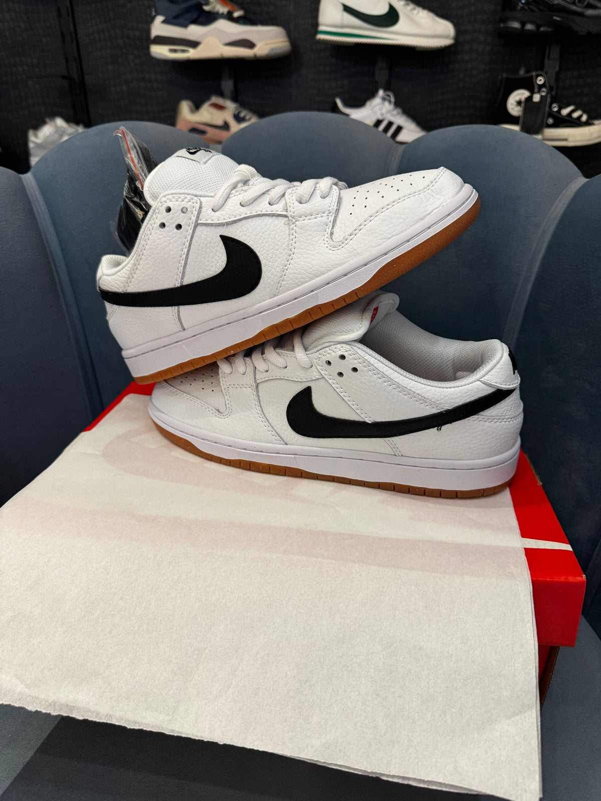 NIKE SB DUNK LOW WHITE GUM