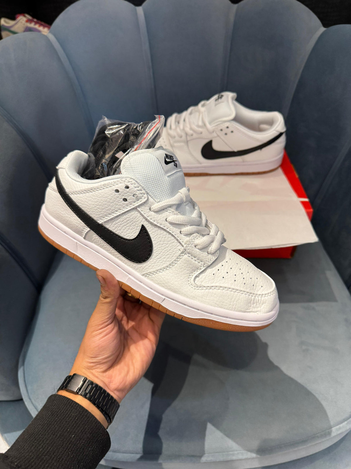 NIKE SB DUNK LOW WHITE GUM