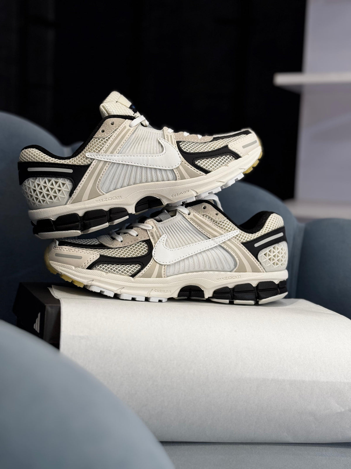 NIKE VOMERO 5 SUPERSONIC GREY WHITE