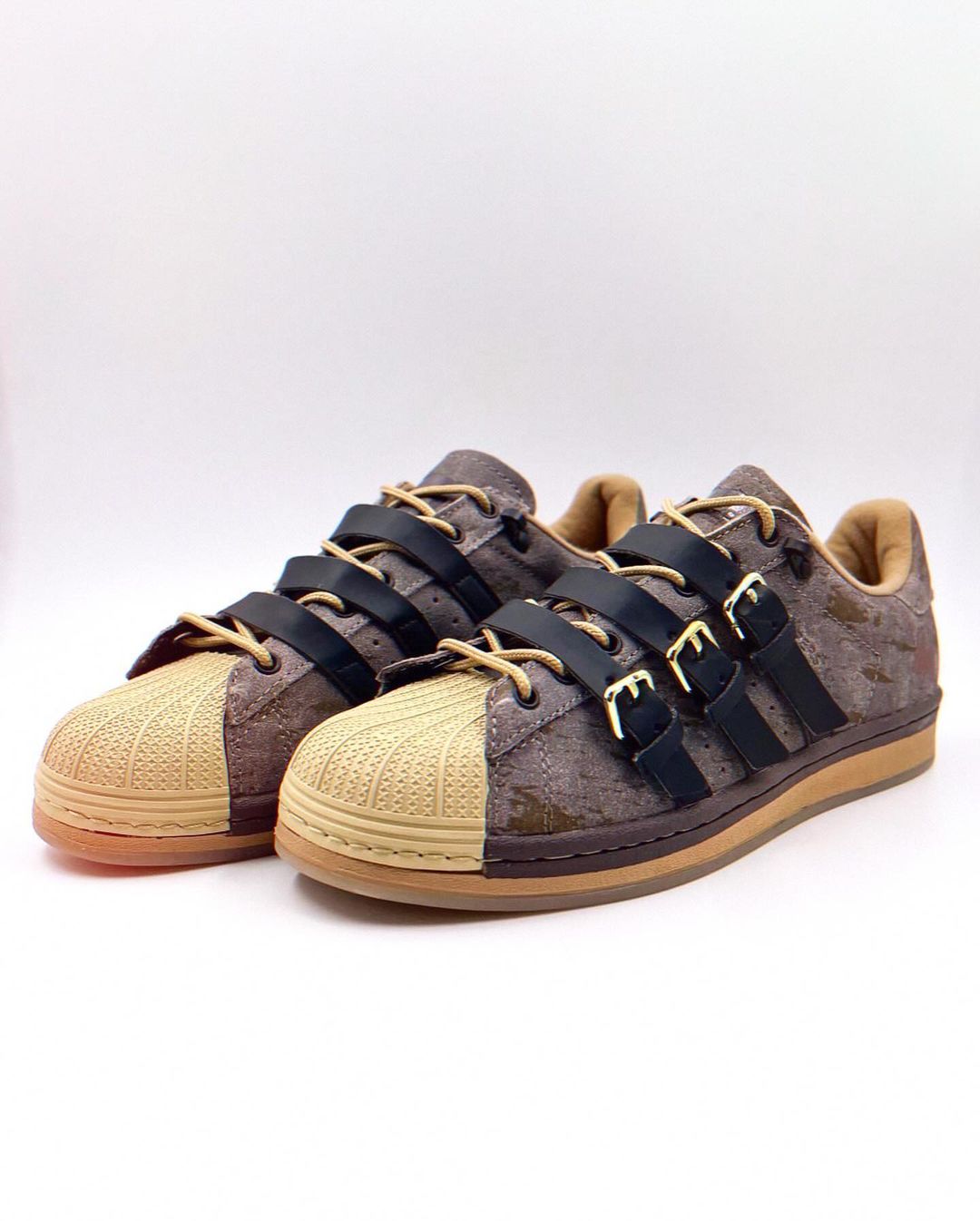 ADIDAS SUPERSTAR RABBIT HOLE