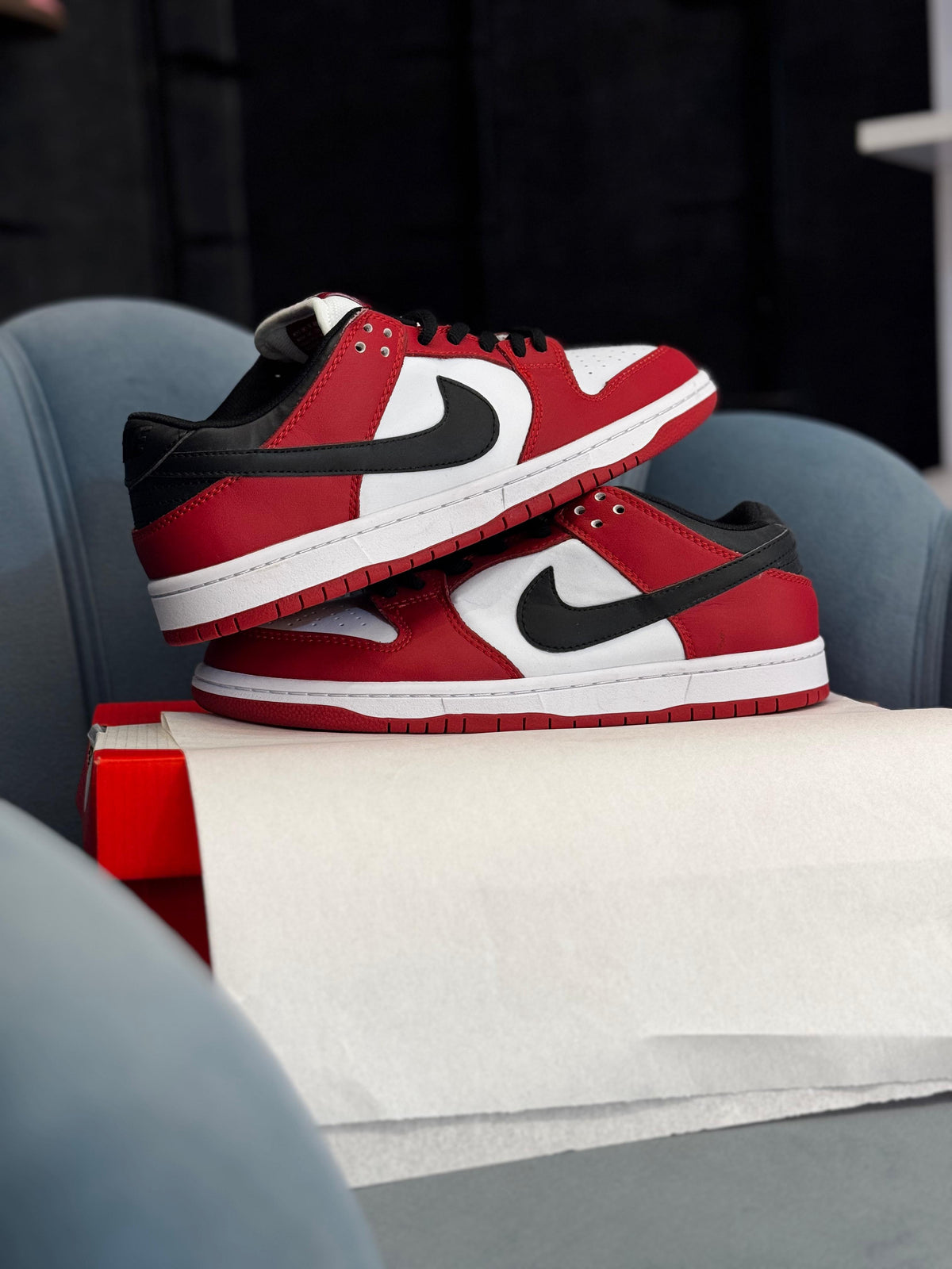 NIKE SB DUNK LOW CHICAGO