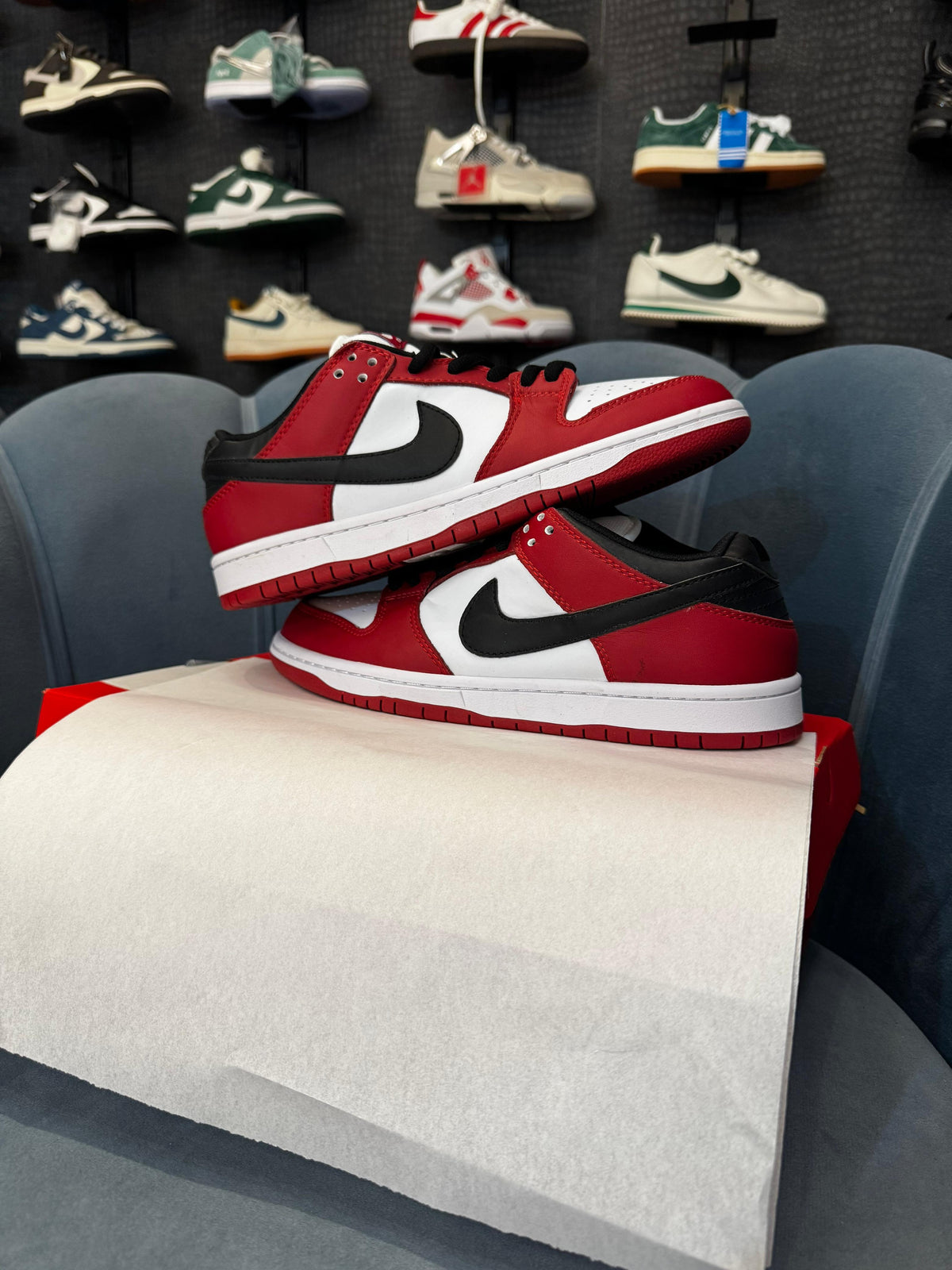 NIKE SB DUNK LOW CHICAGO