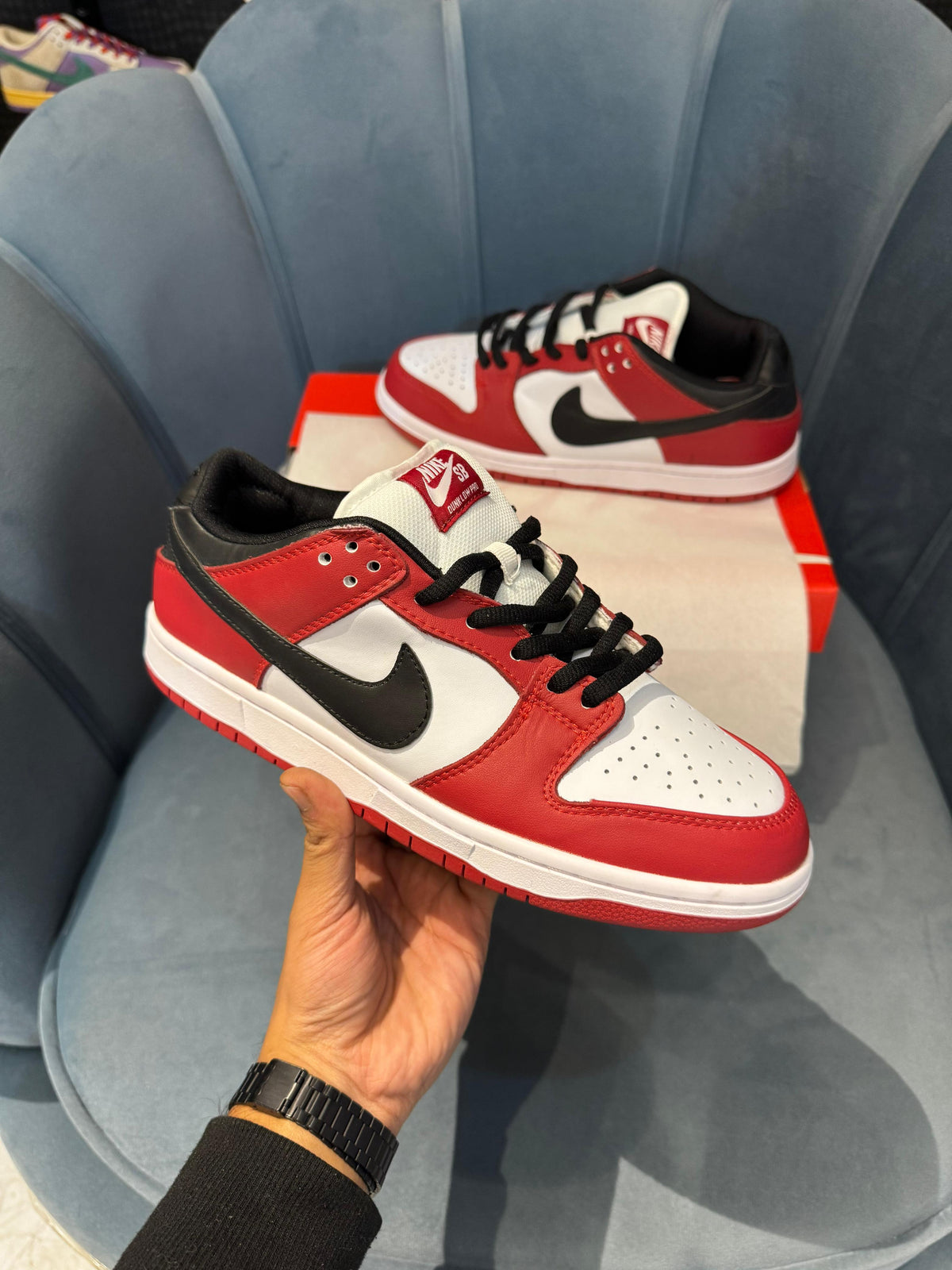 NIKE SB DUNK LOW CHICAGO