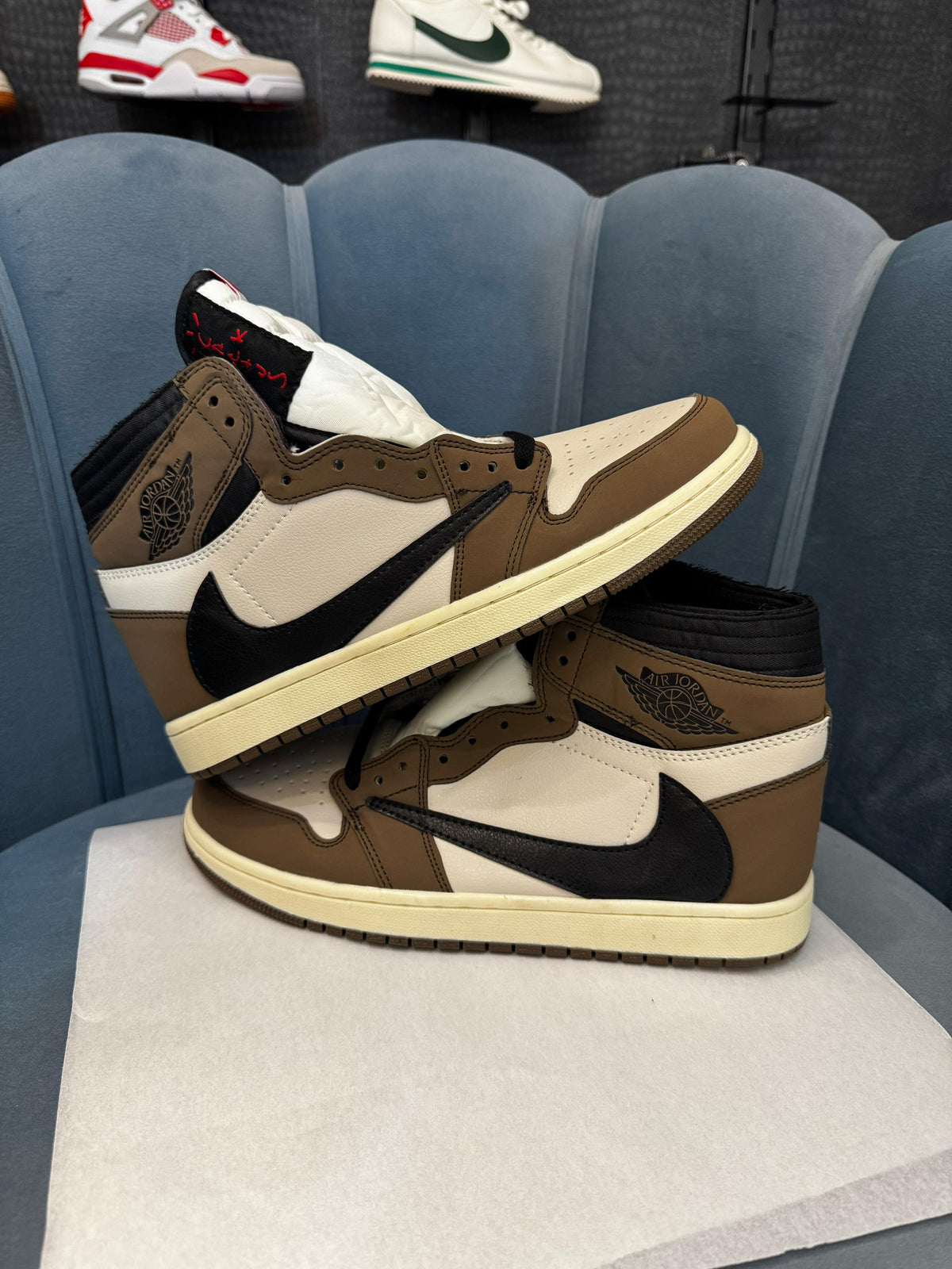 TRAVIS SCOTT X AIR JORDAN RETRO  1 HIGH MOCHA