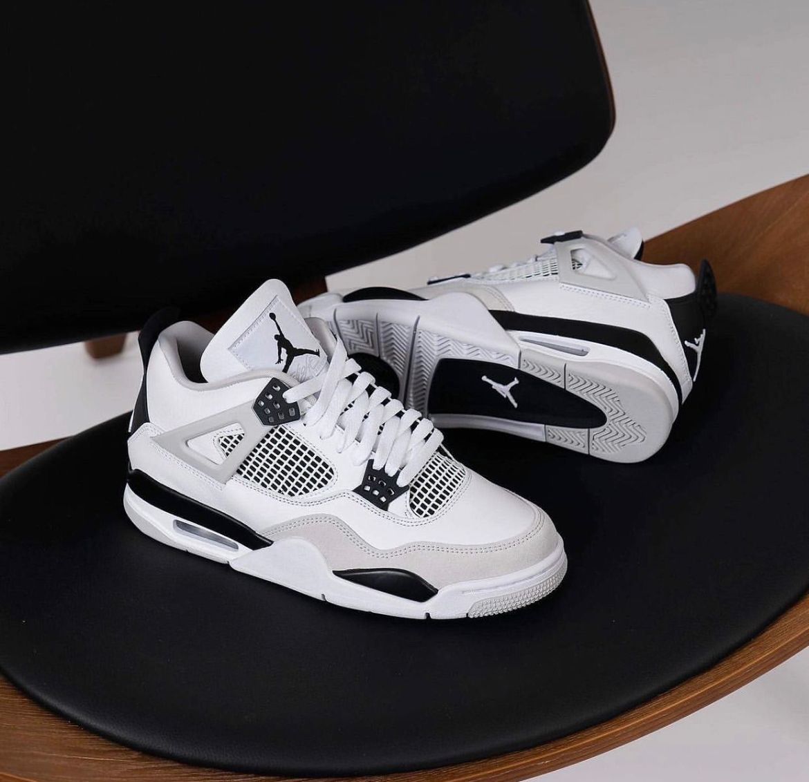 AIR JORDAN RETRO 4 MILITARY BLACK