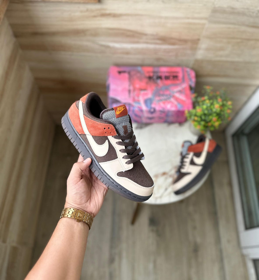 NIKE SB DUNK RED PANDA REMAKE
