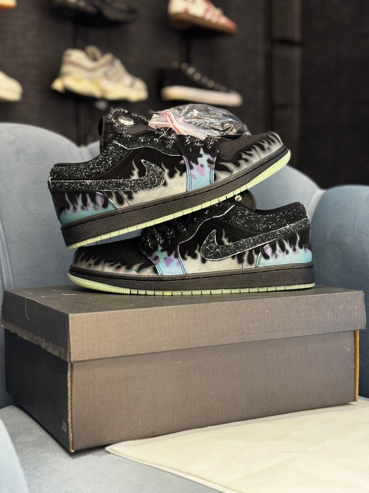 AIR JORDAN 1 LOW HALLOWEEN BLACK CAT