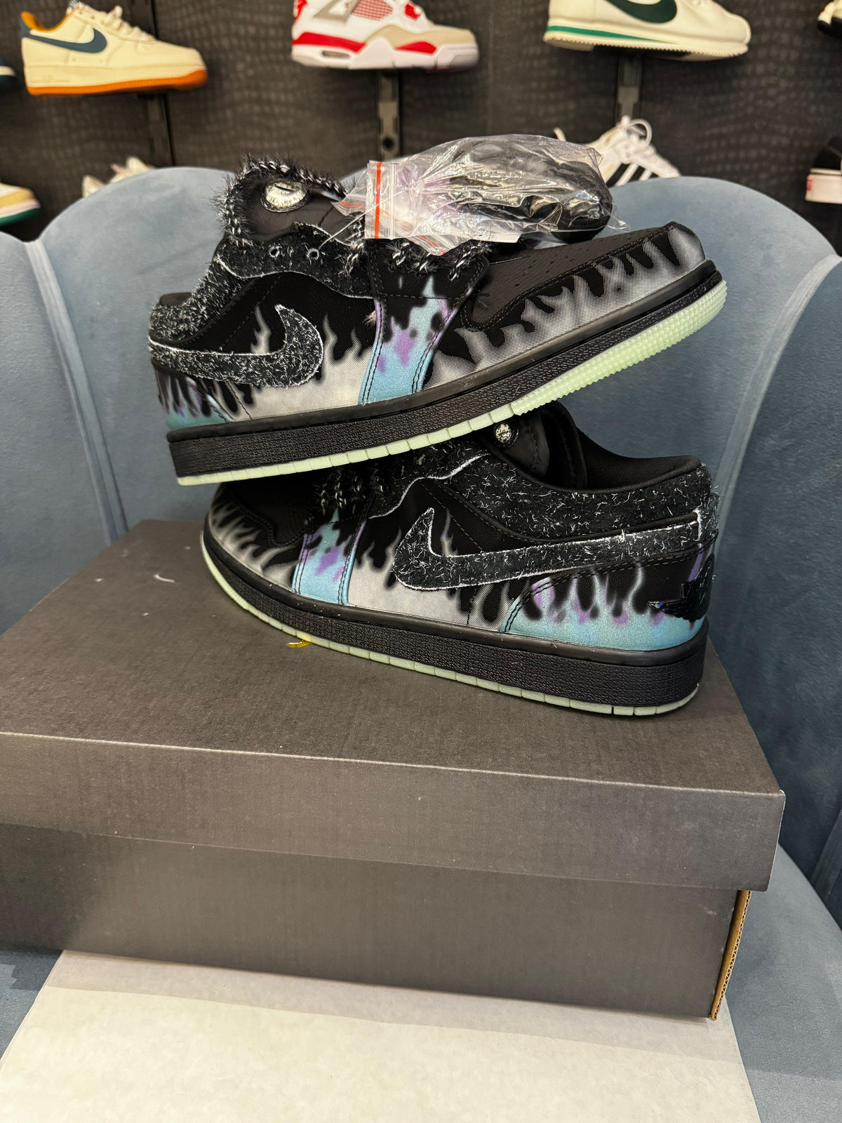 AIR JORDAN 1 LOW HALLOWEEN BLACK CAT