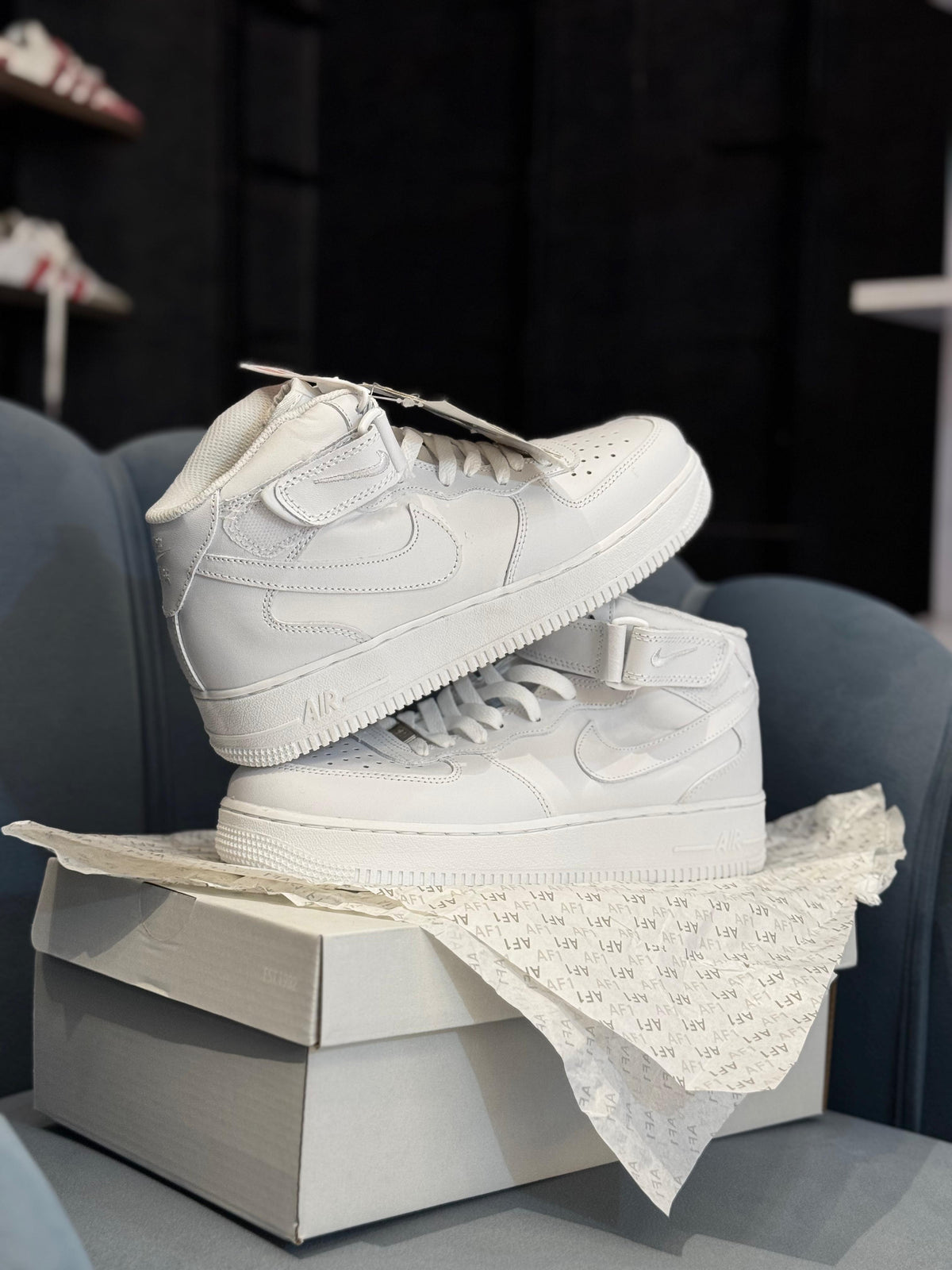 NIKE AIRFORCE 1 MID HIGH