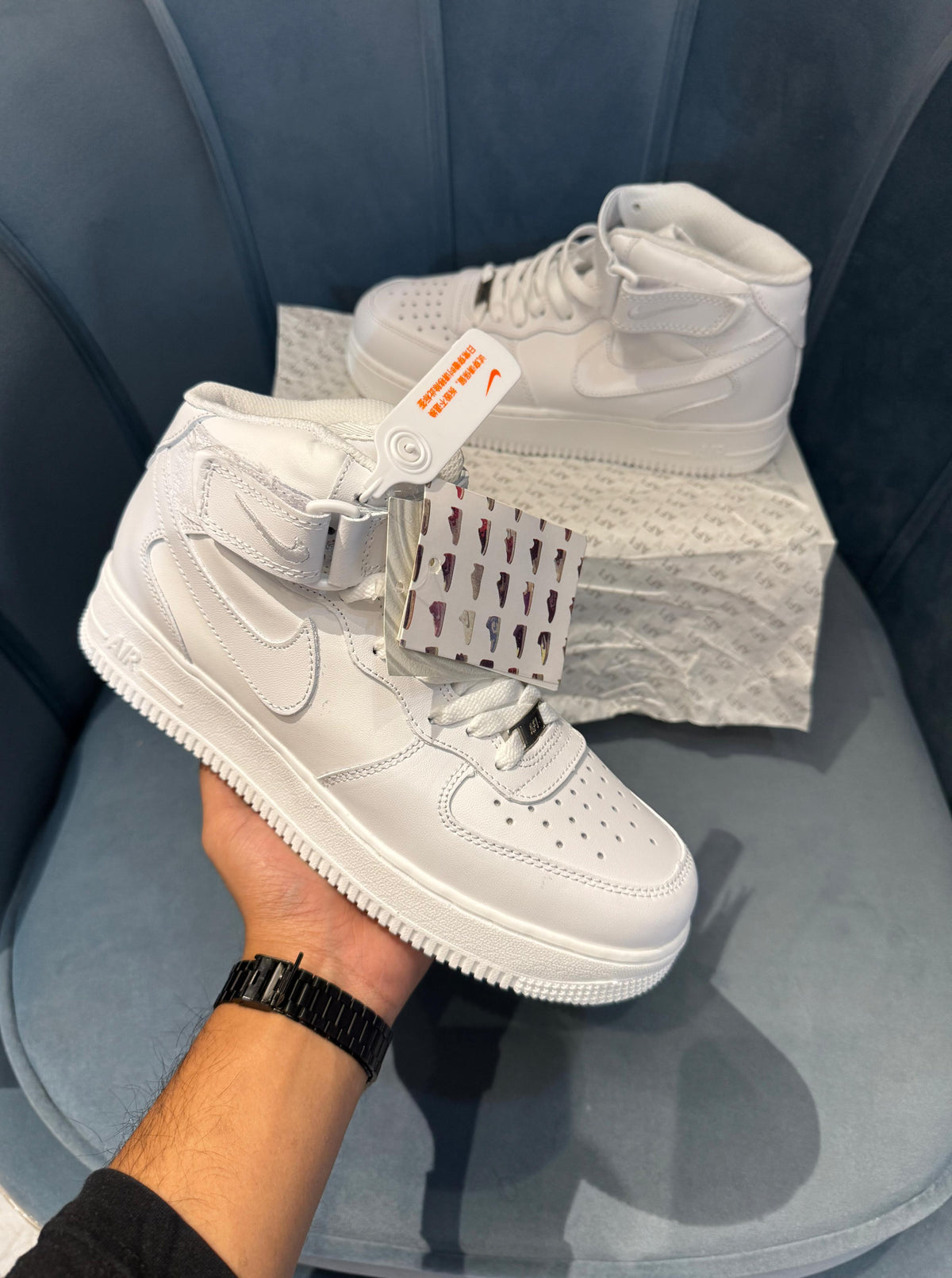 NIKE AIRFORCE 1 MID HIGH