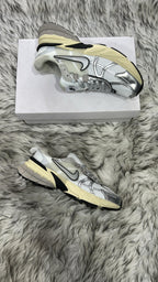 NIKE V2K RUN SILVER METALLIC