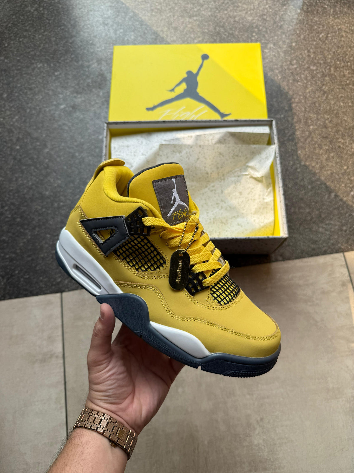 AIR JORDAN RETRO  4 LIGHTNING UA QUALITY