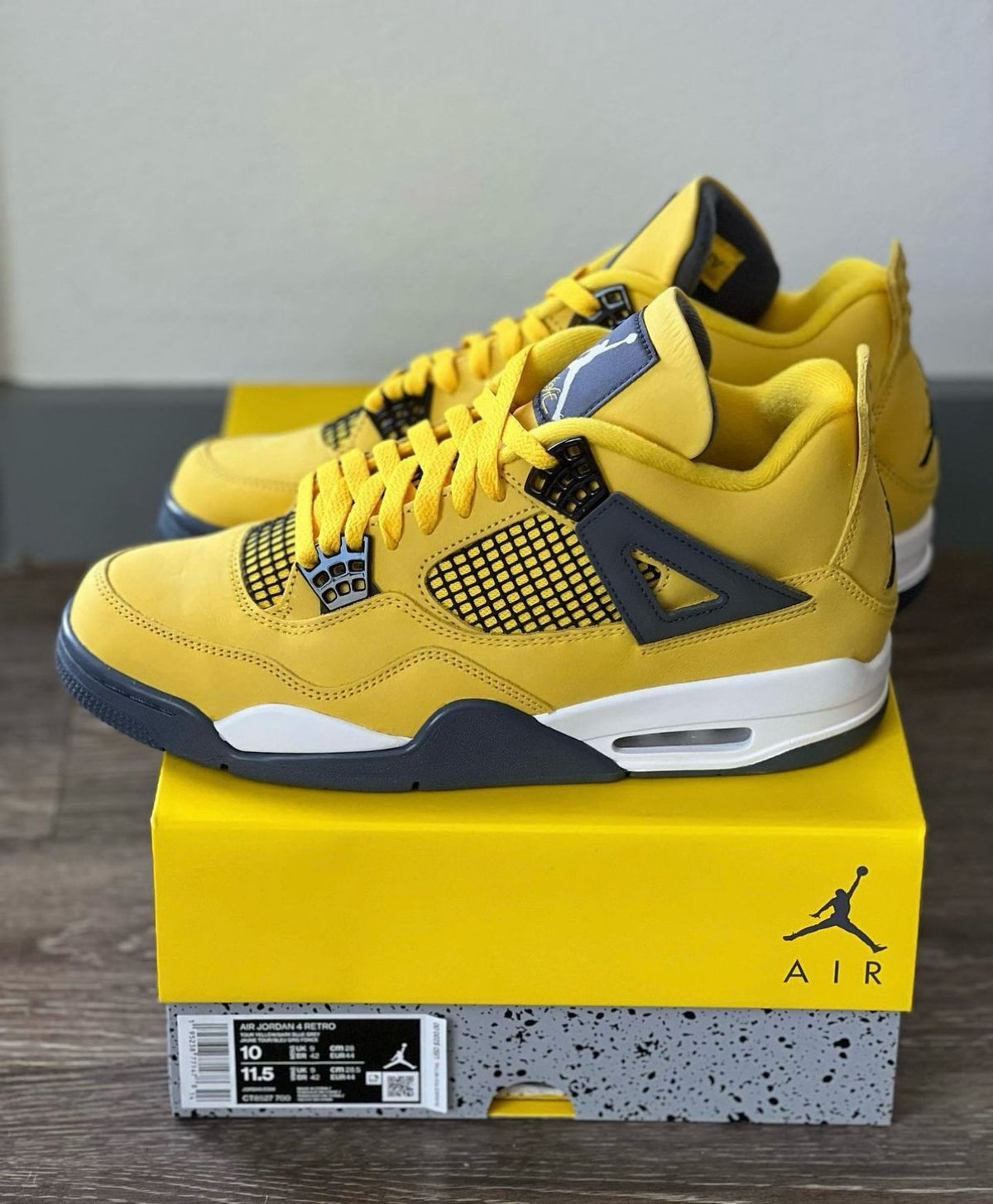 AIR JORDAN RETRO  4 LIGHTNING UA QUALITY