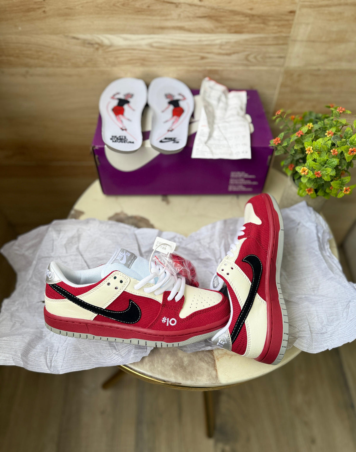 NIKE SB DUNK  SKATEBOARD LOW ROLLER DERBY