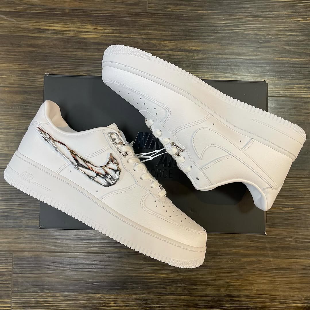 NIKE AIRFORCE 1 MOLTEN METAL