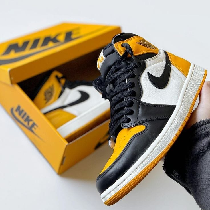 AIR JORDAN RETRO 1 HIGH TAXI U.A