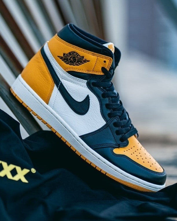 AIR JORDAN RETRO 1 HIGH TAXI U.A