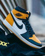 AIR JORDAN RETRO 1 HIGH TAXI U.A