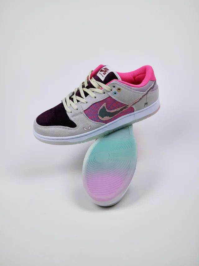 NIKE SB DUNK SPIDERMAN LOW