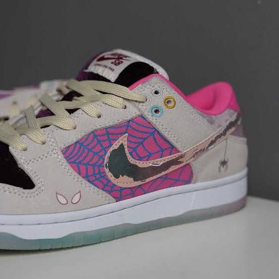 NIKE SB DUNK SPIDERMAN LOW