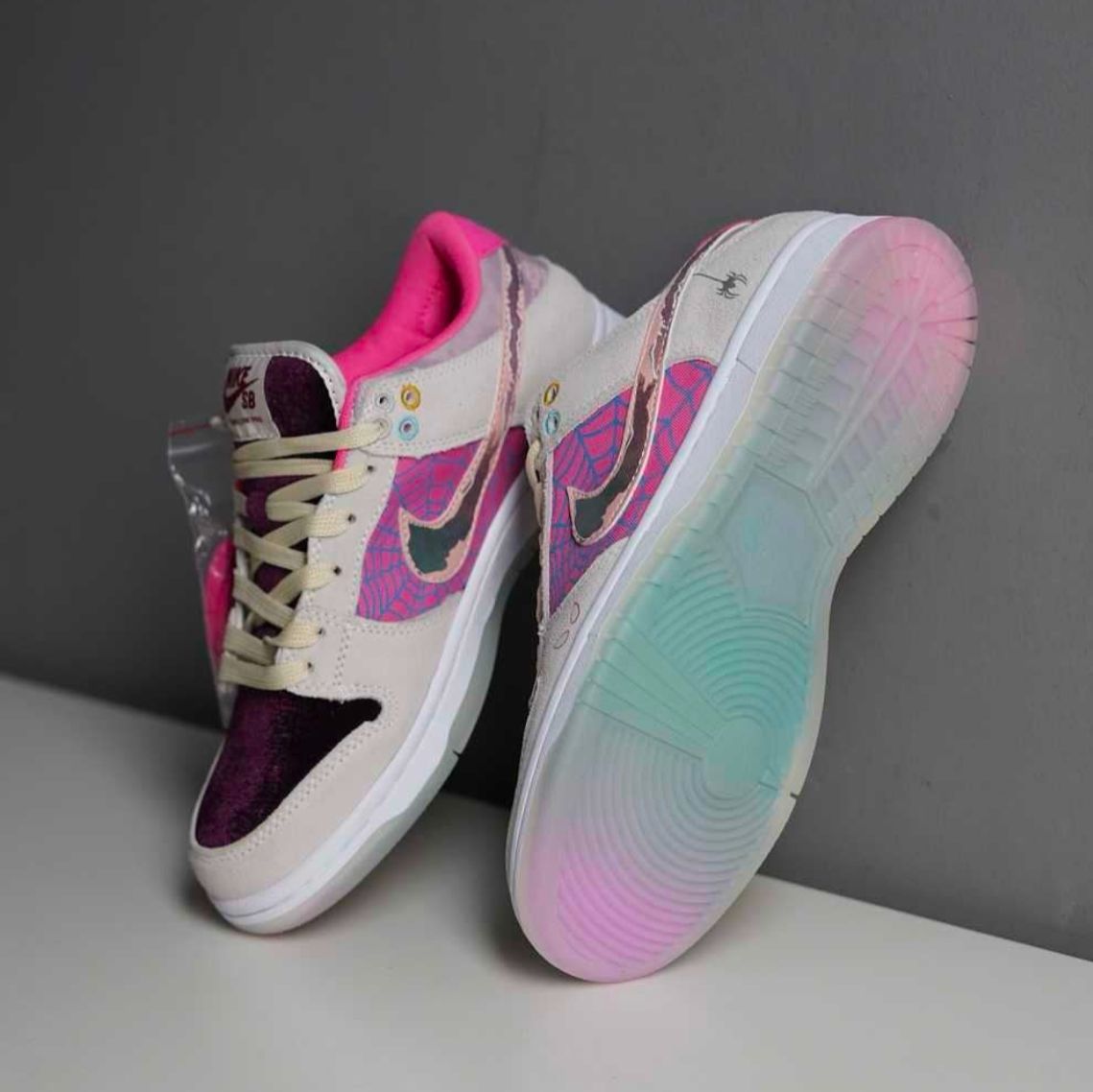 NIKE SB DUNK SPIDERMAN LOW