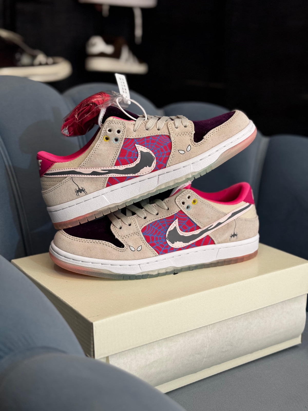 NIKE SB DUNK SPIDERMAN LOW