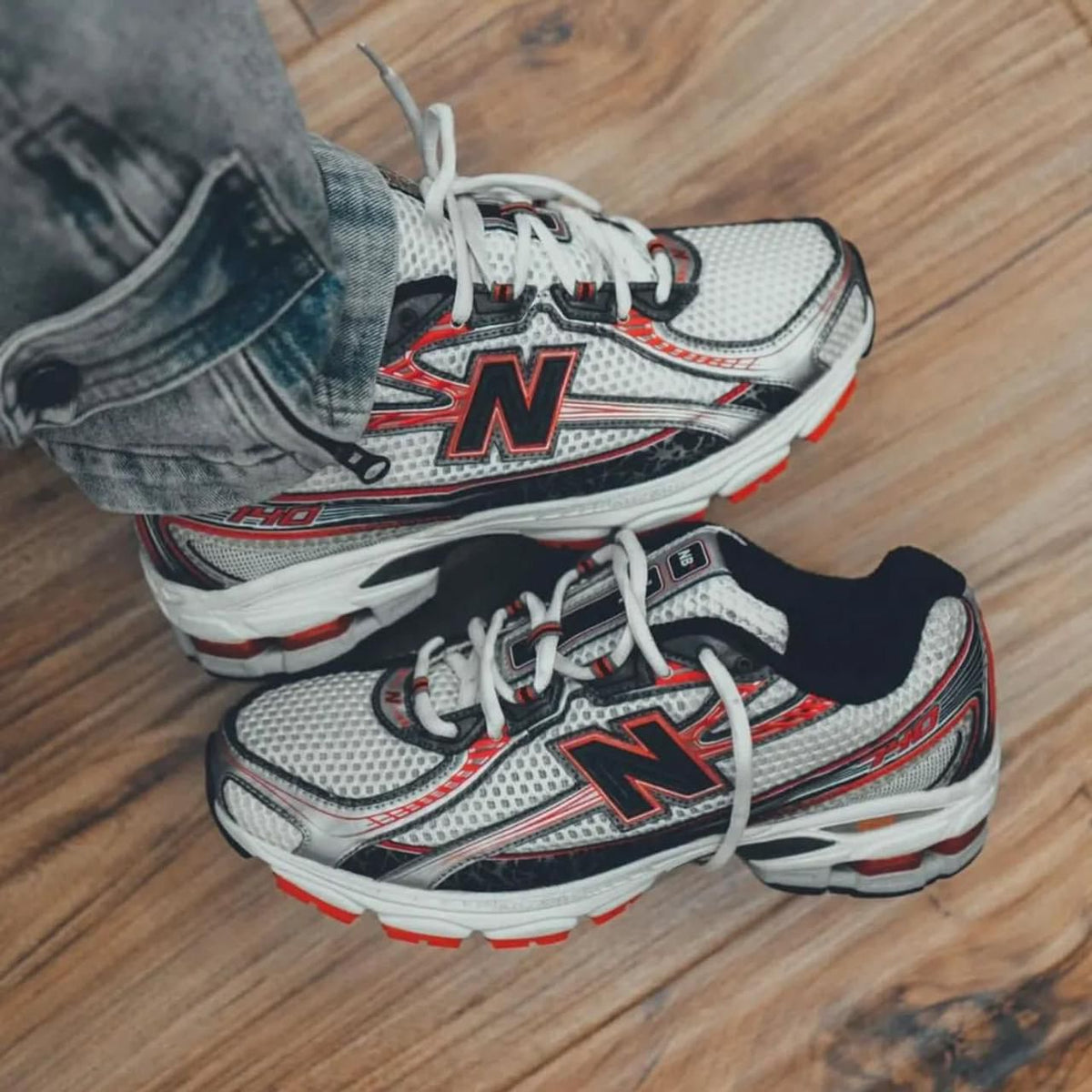 NEW BALANCE 740 SILVER RED