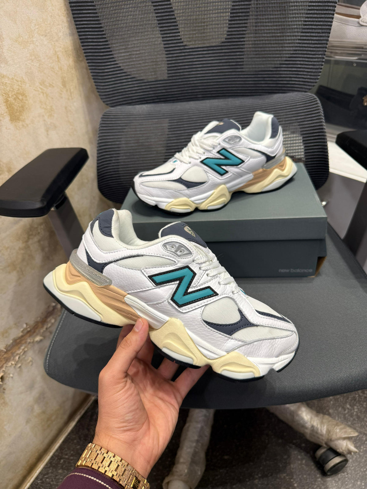 NEW Balance 9060