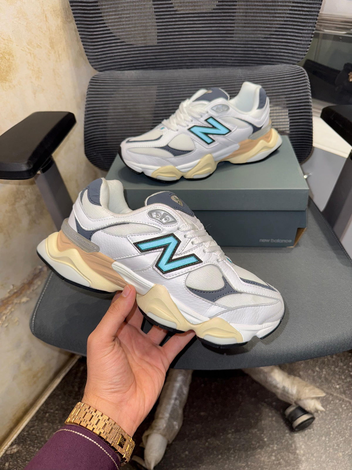 NEW Balance 9060