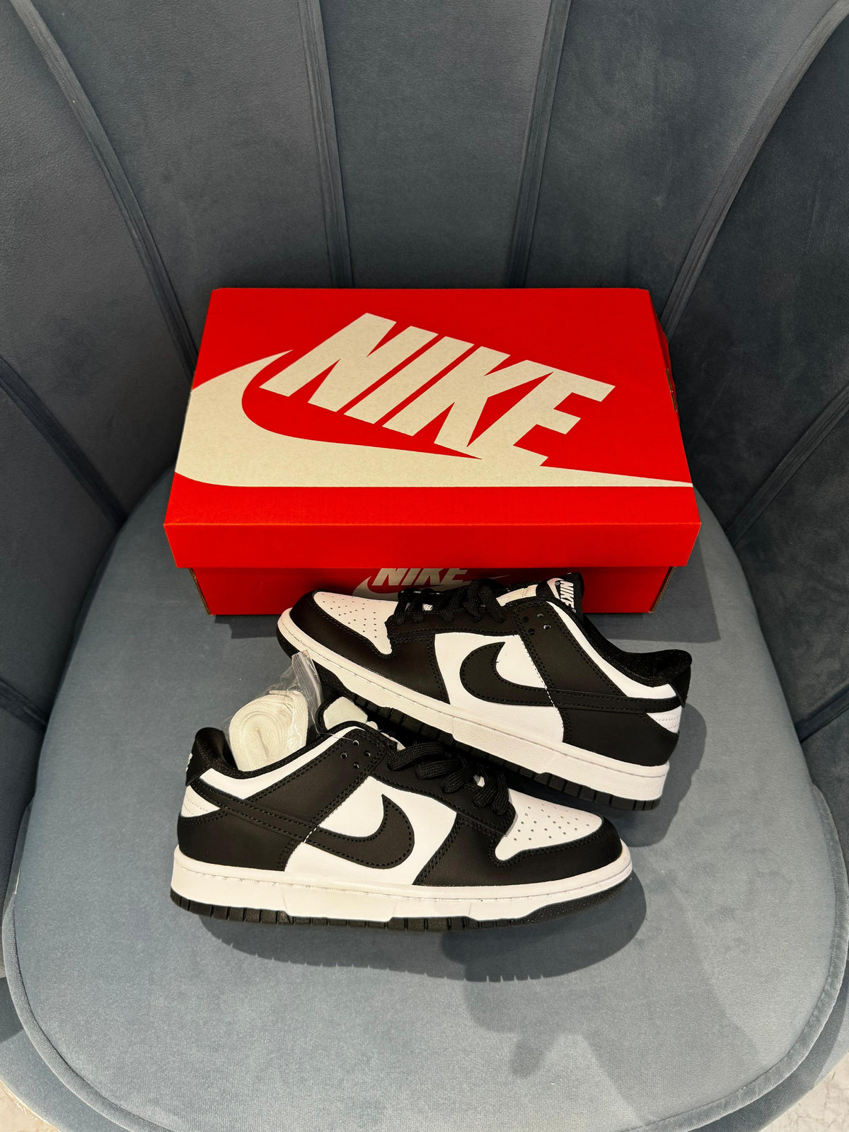 NIKE SB  DUNK PANDA LOW