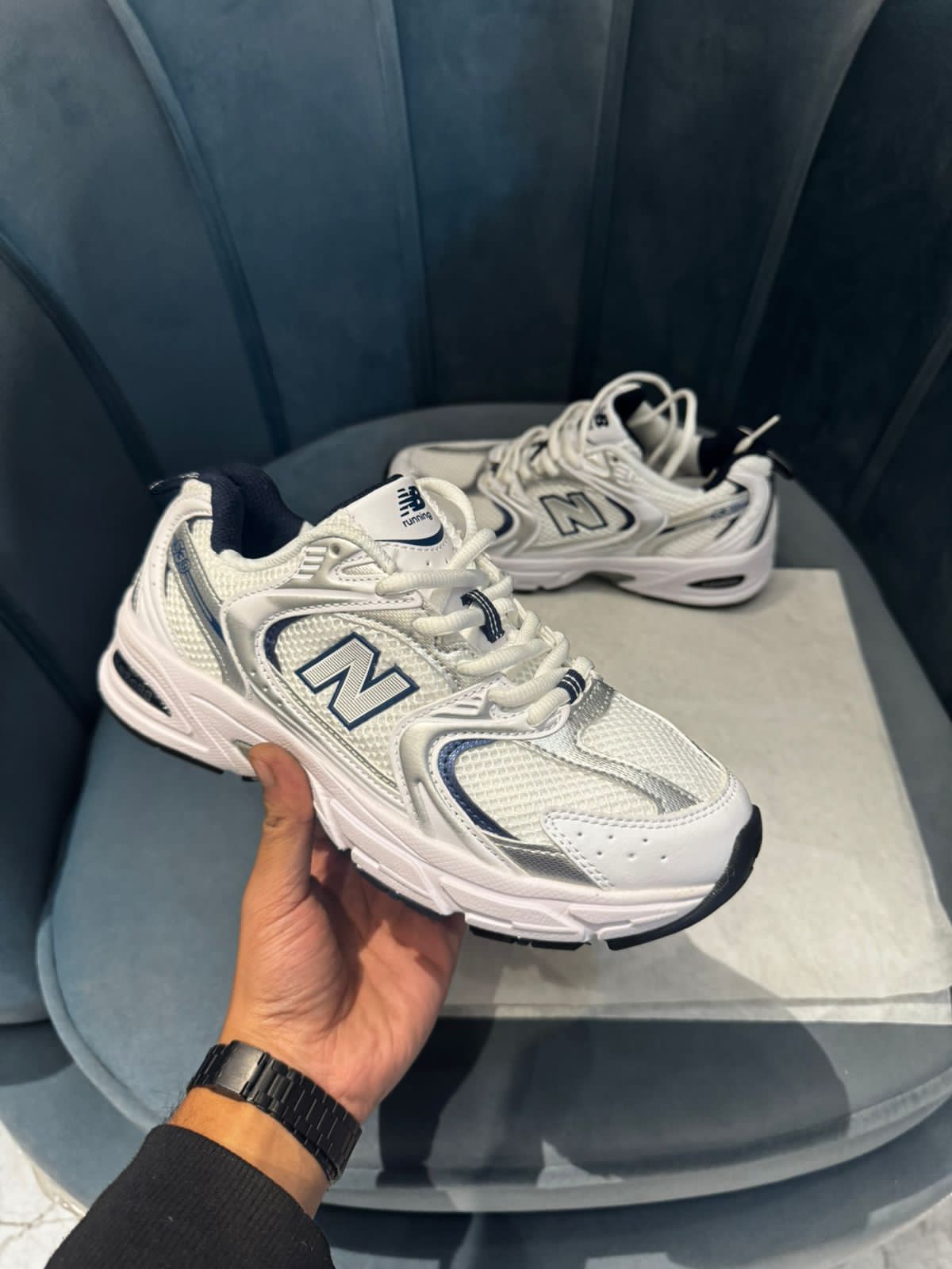 NEW BALANCE 530 SILVER/NAVY