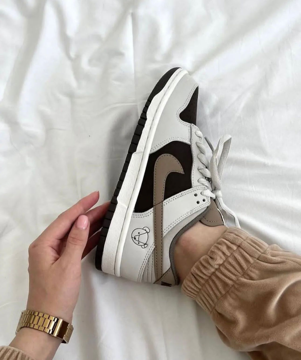 NIKE SB DUNK LOW OTOMO X KATSUHIRO DARK BROWN U.A