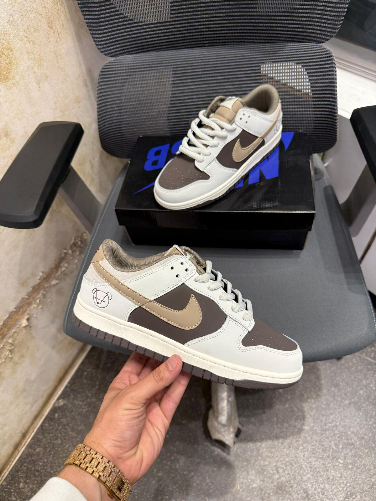 NIKE SB DUNK LOW OTOMO X KATSUHIRO DARK BROWN U.A