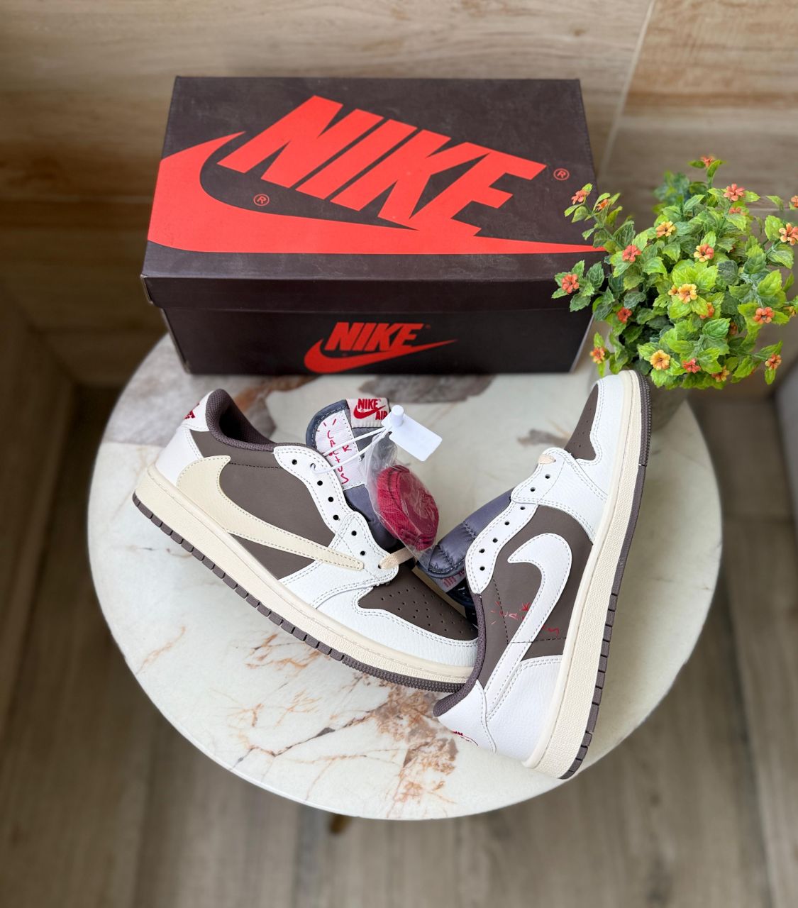 JORDAN 1 LOW RETRO X TRAVIS SCOTT REVERSE MOCHA