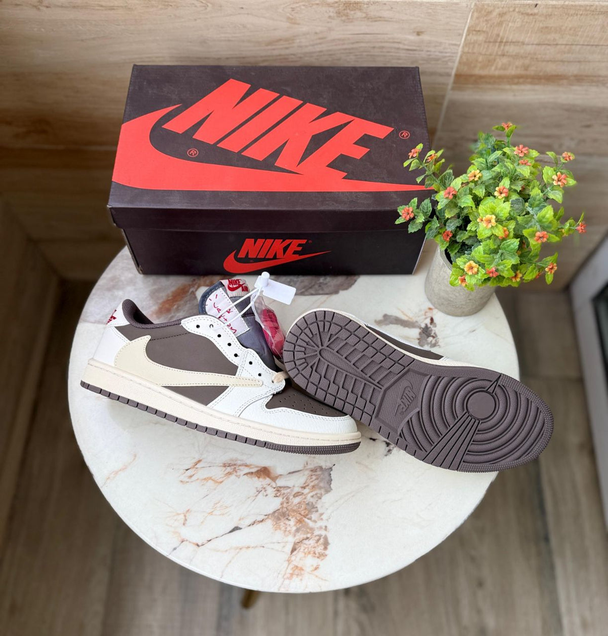 JORDAN 1 LOW RETRO X TRAVIS SCOTT REVERSE MOCHA