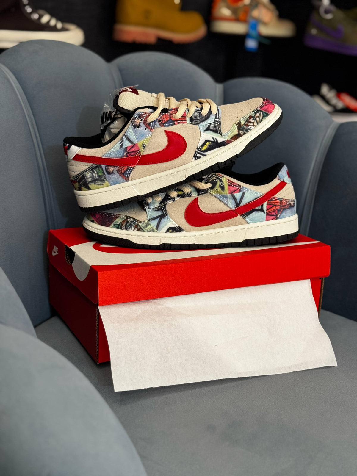 NIKE SB DUNK LOW PARIS U.A