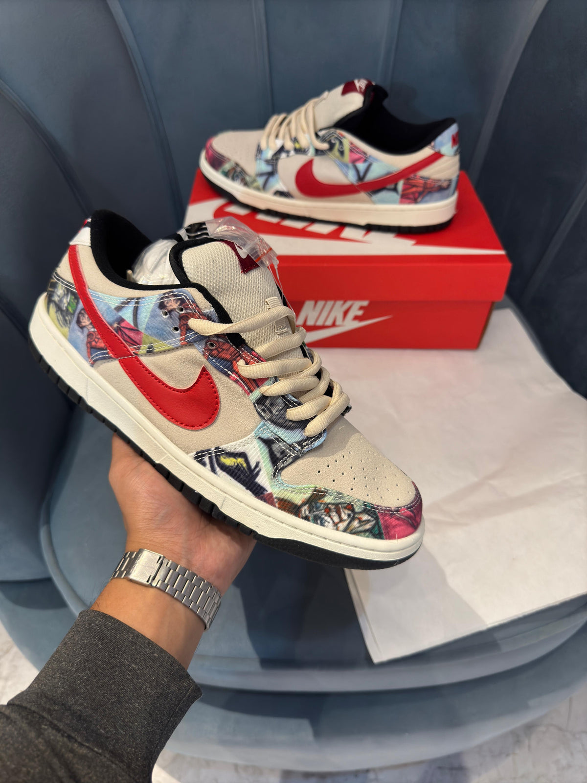 NIKE SB DUNK LOW PARIS U.A